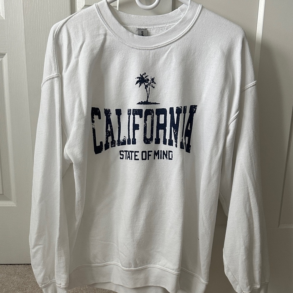 🎉SOLD ON MERCARI🎉White California State of Mind Sweatshirt